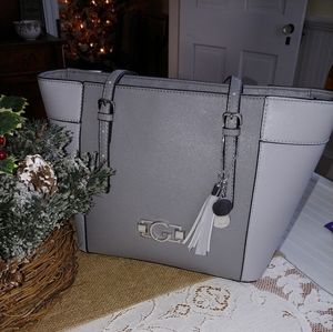 GUESS GRAY PURSE